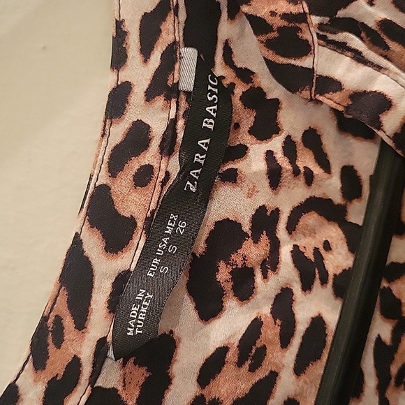 Zara Leopard Print Henley top. EUC. - Picture 3 of 8